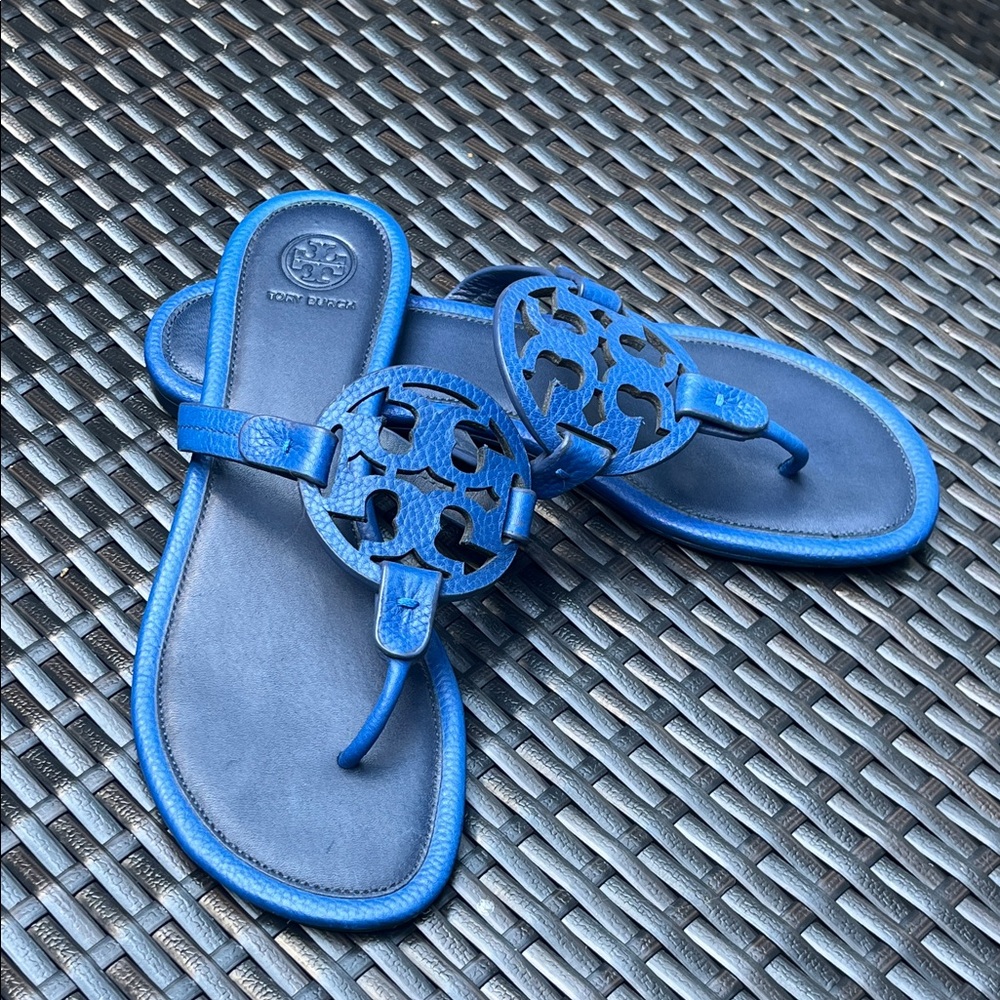 Tory Burch Vibrant Blue Miller  Thong Sandals. Size 9